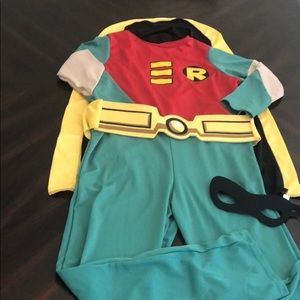 Robin costume size 6-7 excellent condition